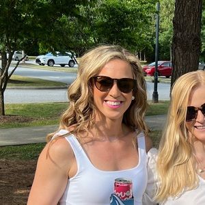 Meet your Posher, Charlotta